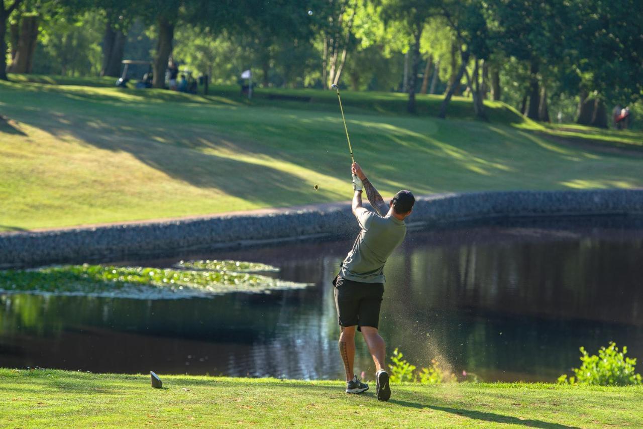 Cottesmore Hotel Golf & Country Club Crawley  Extérieur photo