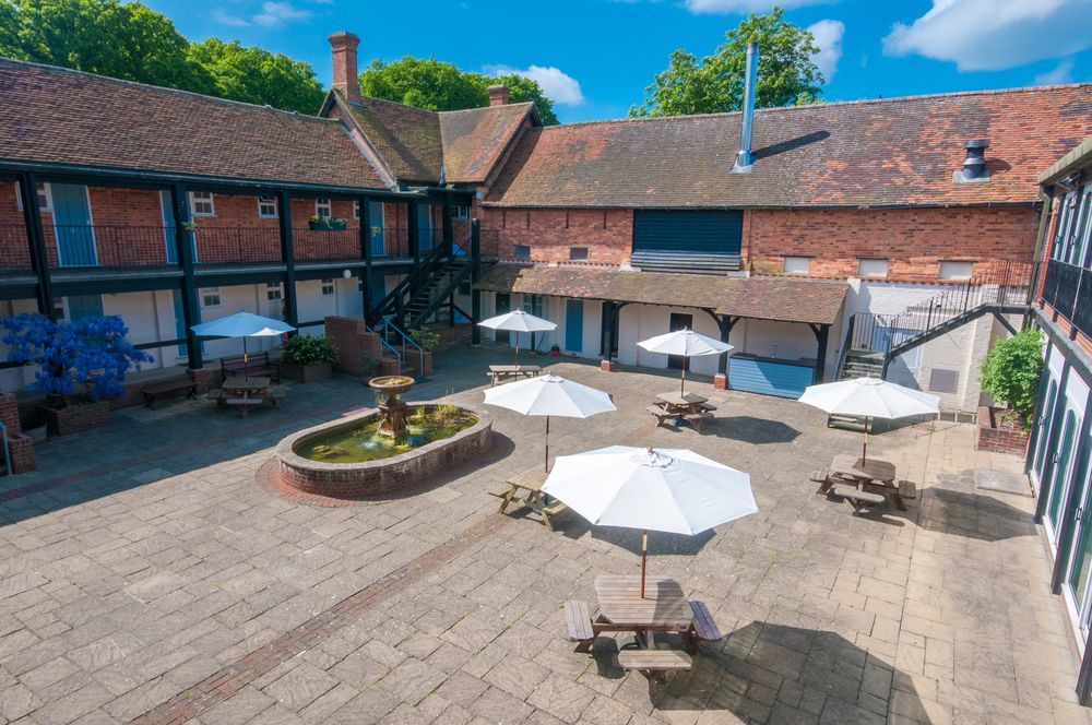 Cottesmore Hotel Golf & Country Club Crawley  Extérieur photo